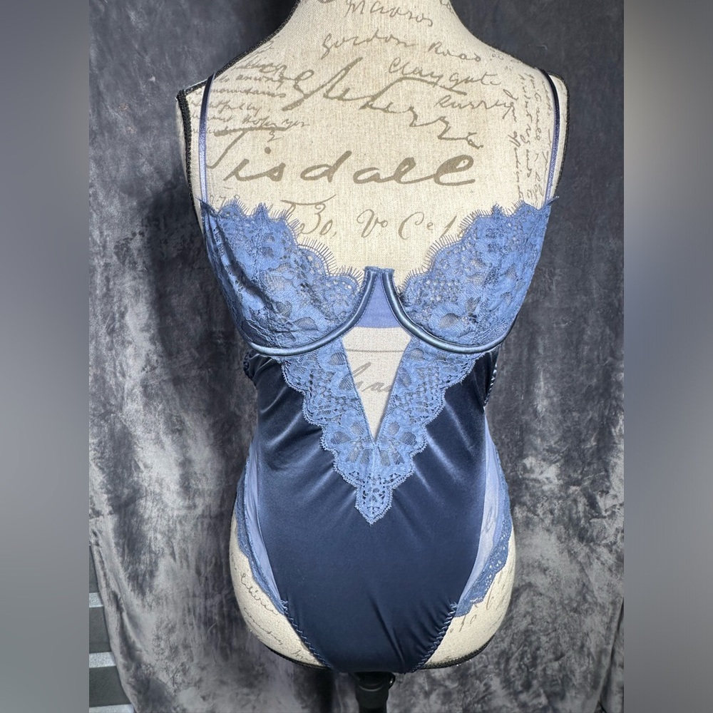 Victoria’s Secret bodysuit size M